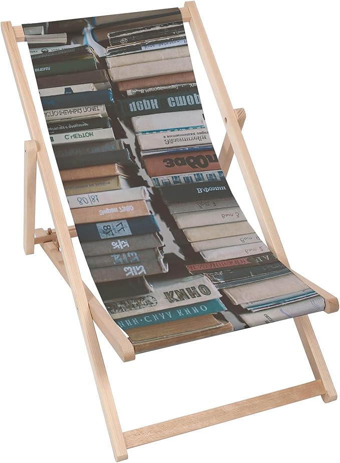Holzliegestuhl Alte Bücher