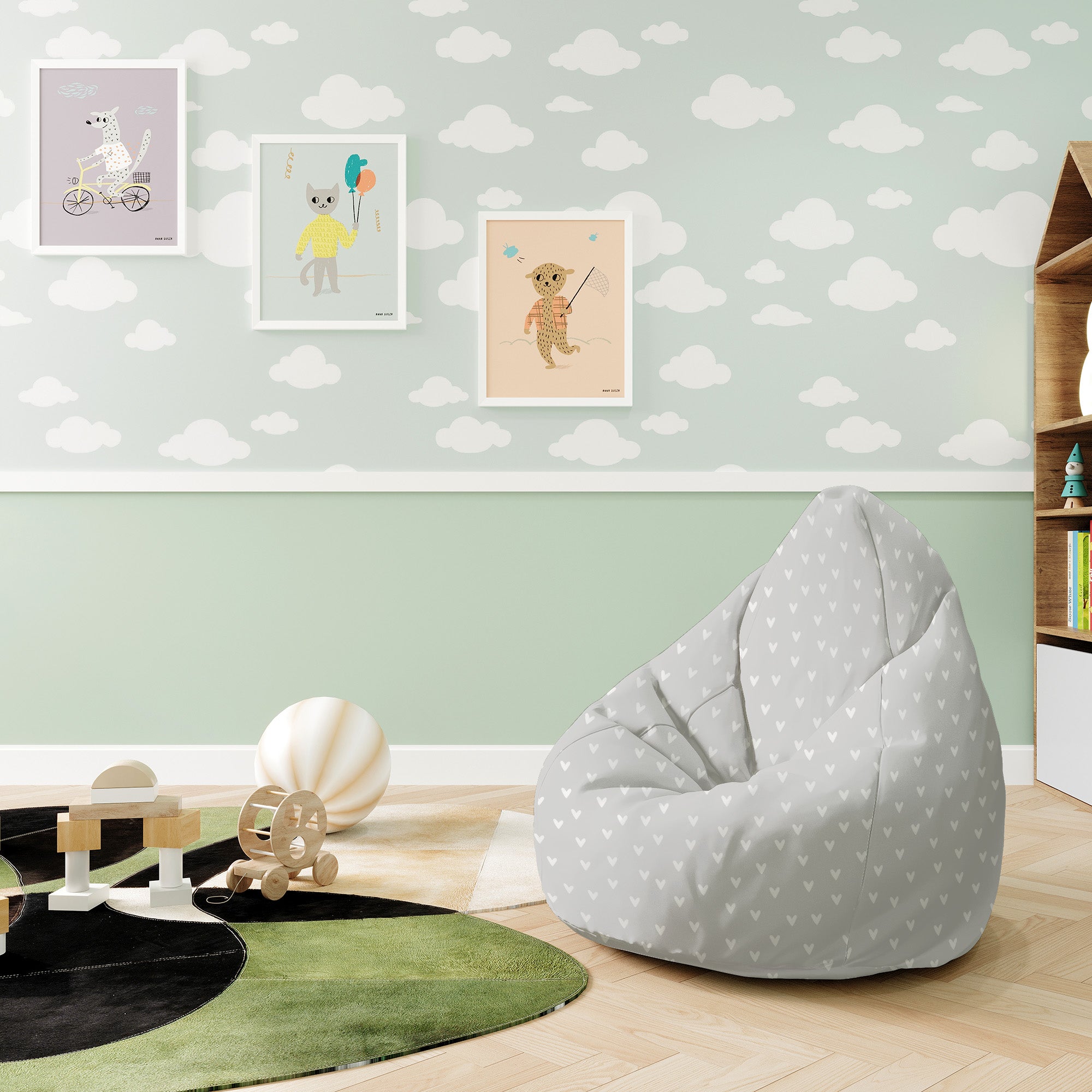 Puf Pearshape White Hearts