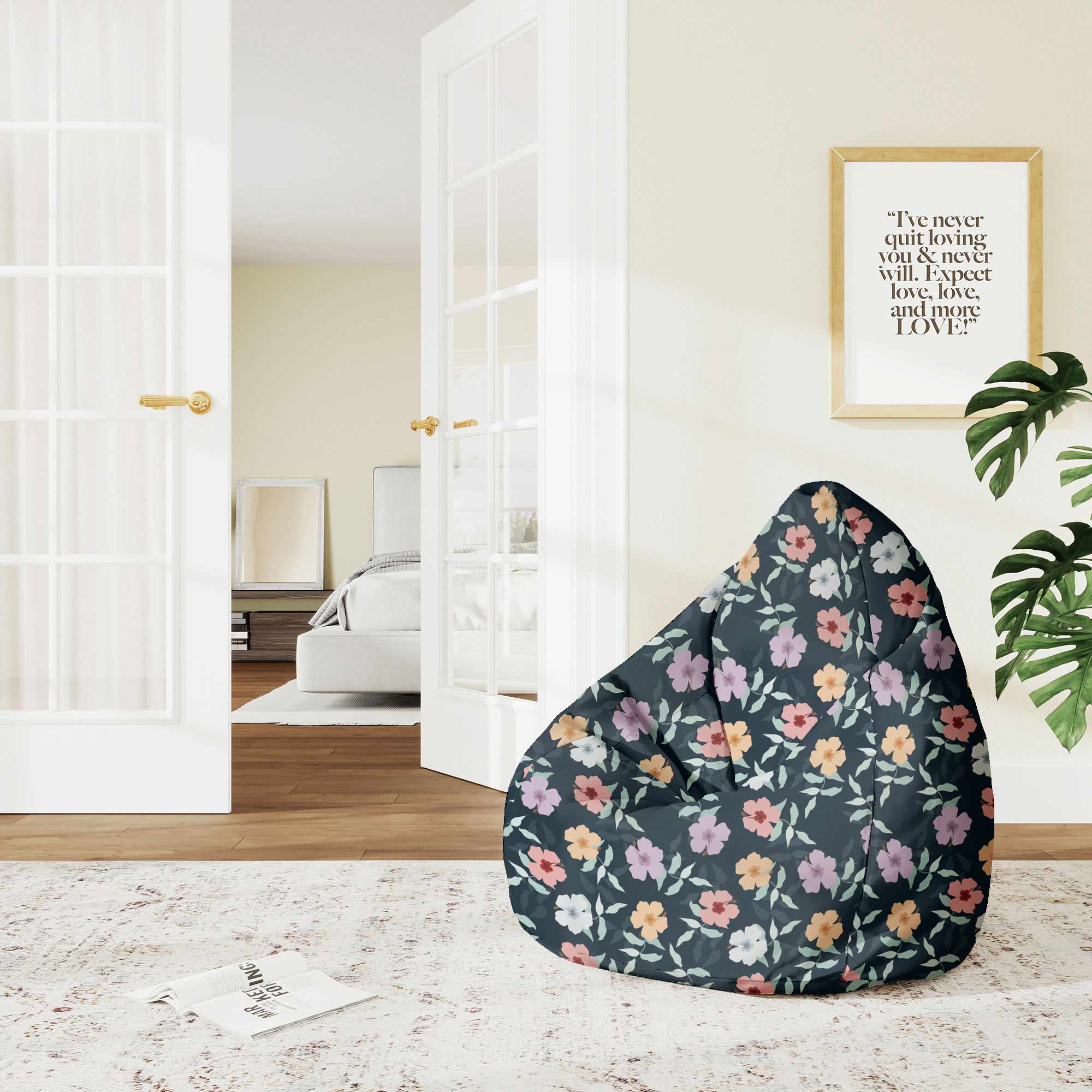 Puf Pearshape Simple Flowers na tmavě modrém sametu S