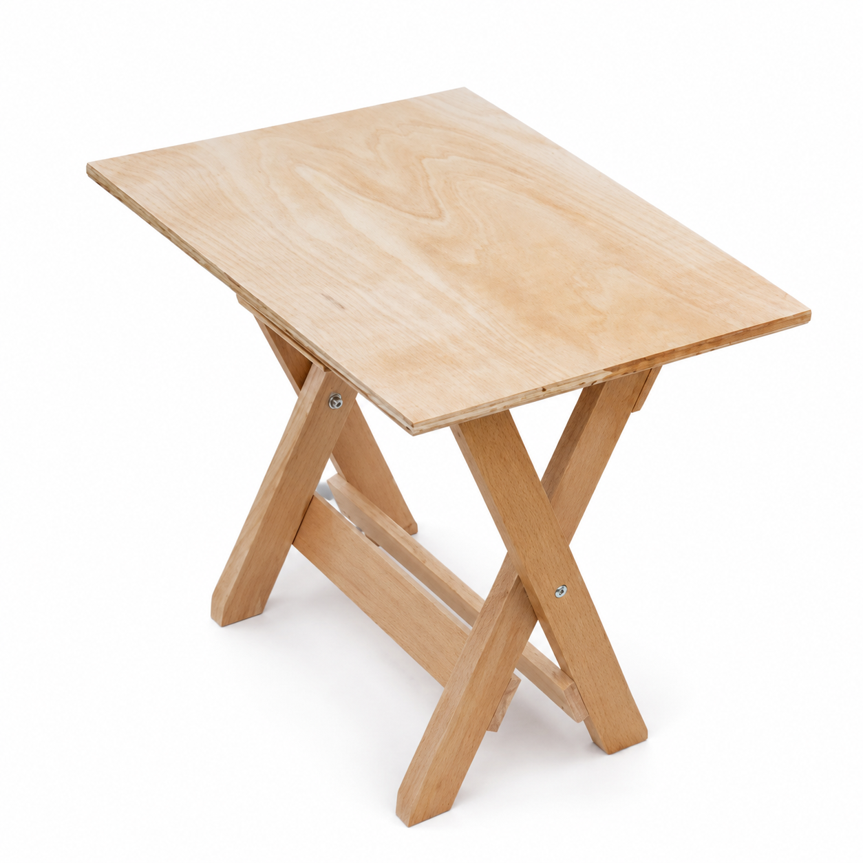 Holztisch mit eigenem Werbelogo
